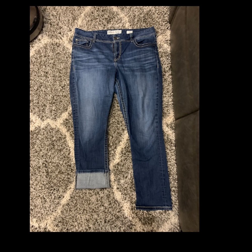BKE size 36 cropped jeans